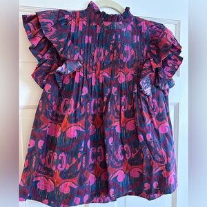 Oliphant top size s, buttons in the back